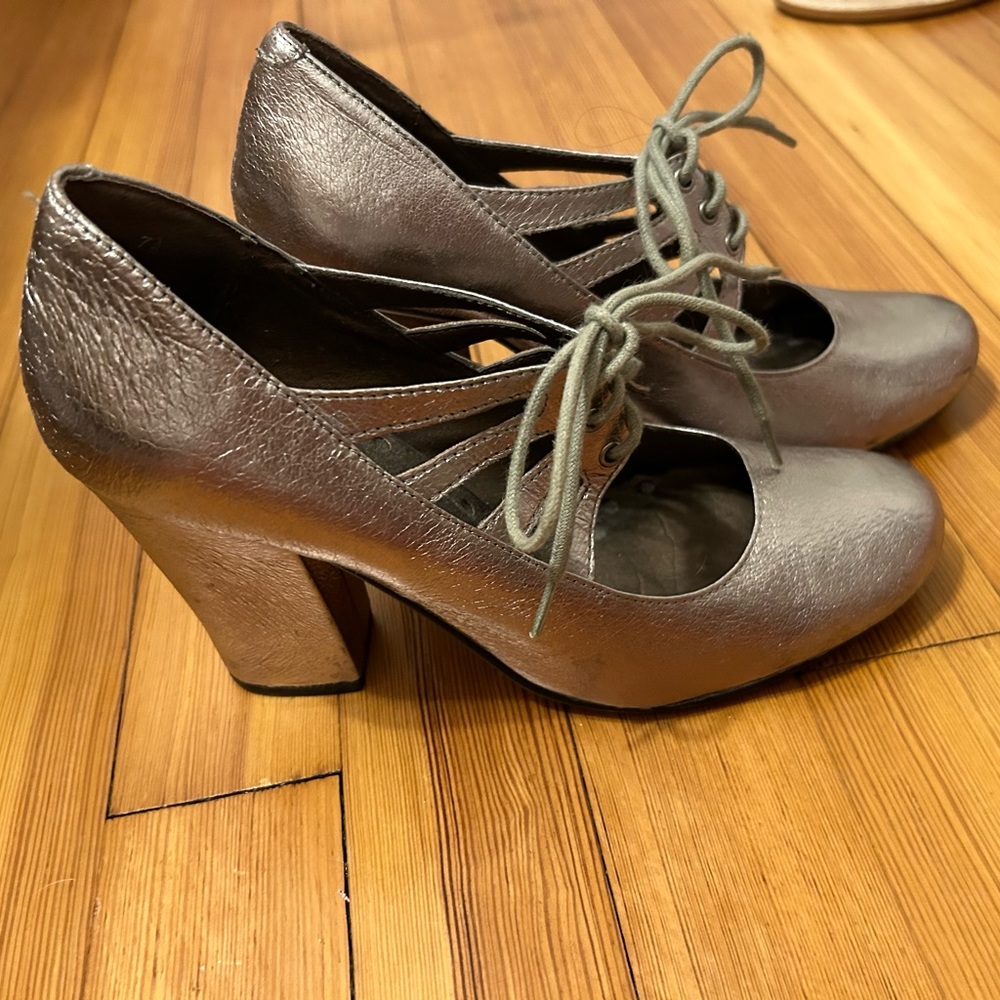 Seychelles leather bronze tie heels